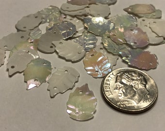 30 Vintage white leaf sequins, 15 mm (11)