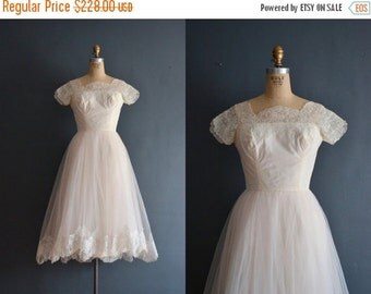 50s wedding dress / vintage 1950s wedding dress / by BreanneFaouzi