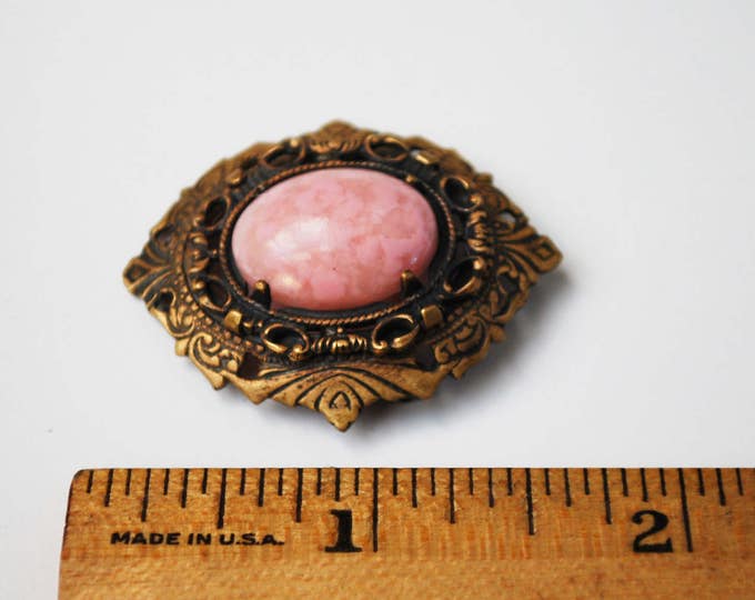 Victorian Pink Art Glass Gold Brooch - Ornate Brass gold Metal - Oval shape - Pink art glass Cabochon