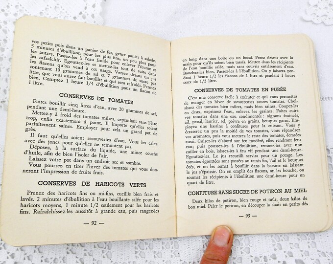 1940s French Cook Book " La Cuisine d'Aujourd'hui" by Gaston Derys Written in French, Cuisine, France, Retro, Home, Vintage, Cooking, Cook