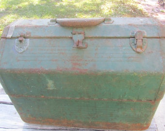 Vintage metal tool box, Green metal box, Fishing box, Tackle Box, Simonsen Metal Products Co., Type 11 Class 1 Size 2, Made in USA, Military