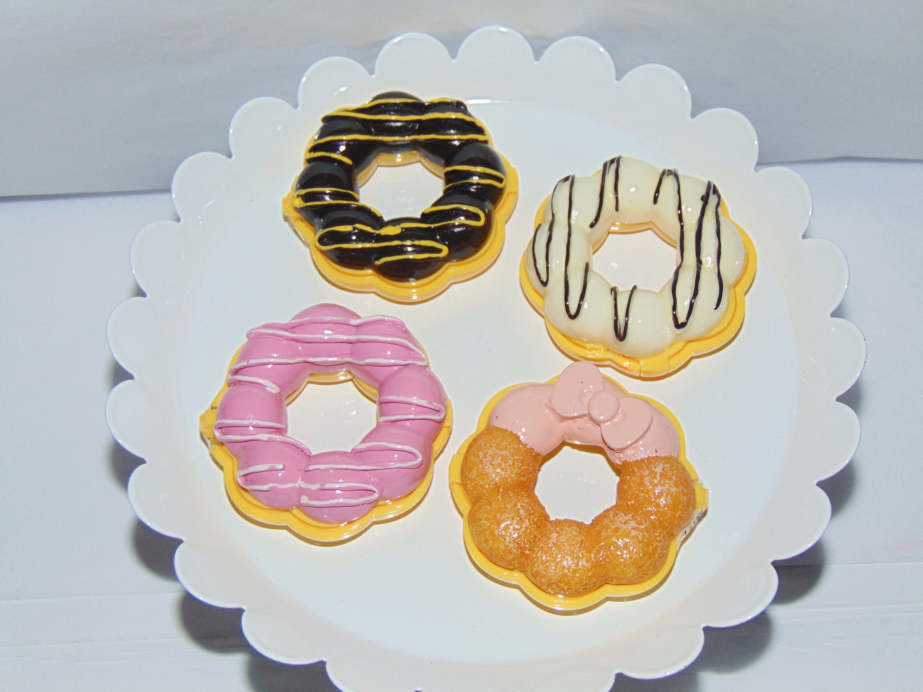 Lot of 4 Frosted Donut Lip glosses...super cute