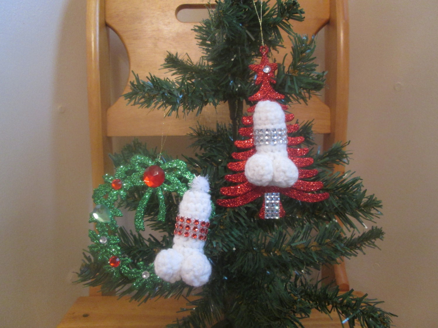 Risultati immagini per gay christmas tree decorations
