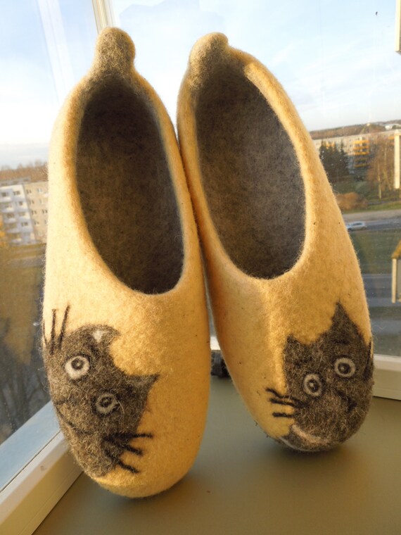 Felted slippers Handmade House shoes. Womens slippers Women