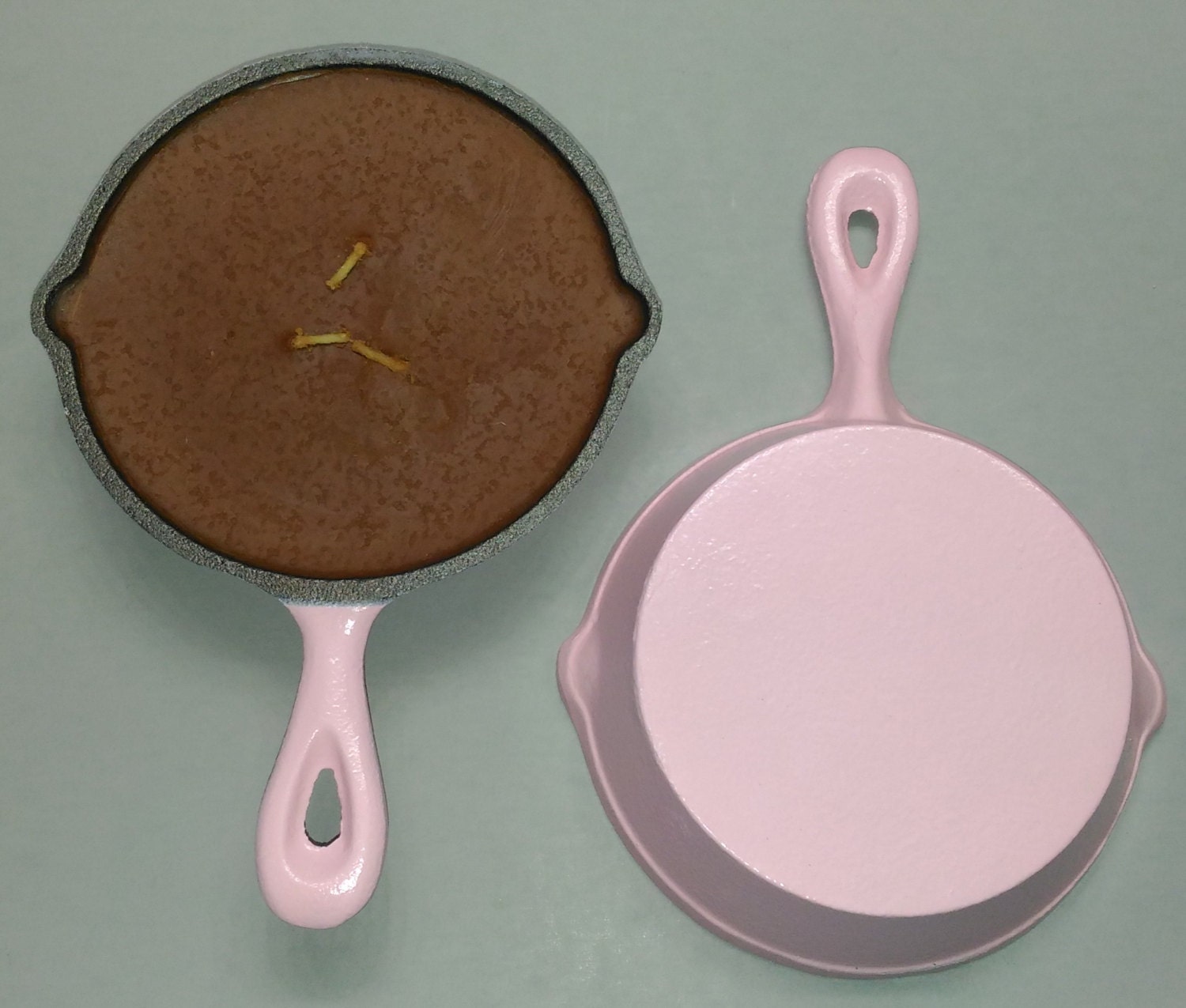 Pink Enamel Mini Cast Iron Skillet Cinnamon Buns Candle Pink