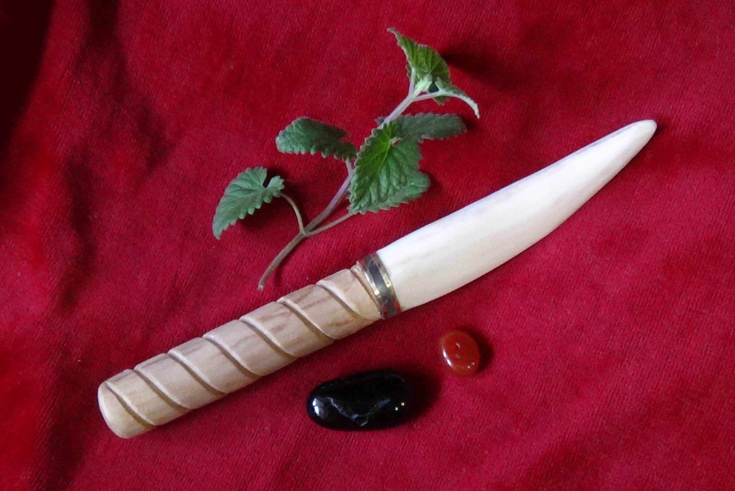 Résultat de recherche d'images pour "shamanism and knife"