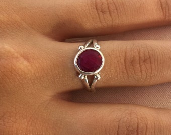 Red ruby Ring, Ruby silver Ring, 925 Sterling ruby Ring, Silver ruby Ring, Ring size 6.5, Round ruby Ring, Ruby gemstone, Ruby red ring,