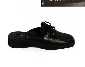 Vintage 80s - 90s Unisa Black Woven Leather Wedge Mules // 1990s // slip-on // clogs // loafers // sliders // like new // wedges // sensible