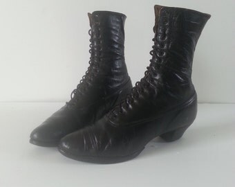 Edwardian / Victorian ankle boots, Antique lace up boots, size 7