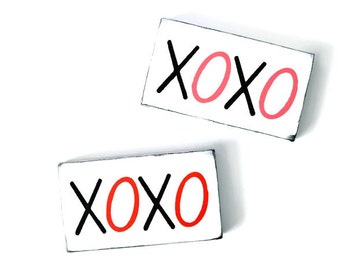 Valentine Sign - Wooden Hand Painted - XOXO Sign - Gift Ideas - Valentine's Day Decor - Love Sign - Desk Decor - Hand Made Gift - Wood Sign
