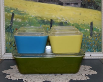 Pyrex Primary Refrigerator Dishes, Green, Blue and Yellow