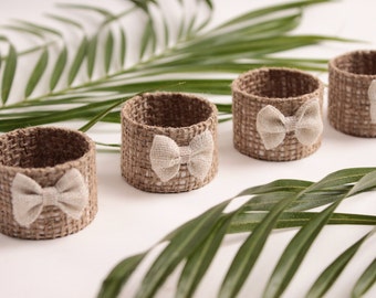 Mini boxes of burlap and linen veil bow.