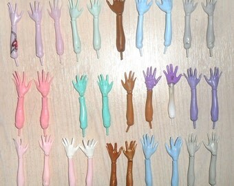 Spare parts of hands for repairing dolls Monster High and Ever Auto Hai original new.