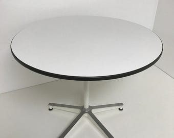 Eames for Herman Miller 650 dining table, rare 5 leg base same as Eames lounge