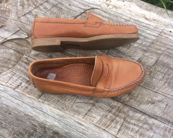 Vintage loafers // made in USA // size 8.5 size 9 // womens shoes womens loafers penny loafers dexter shoes