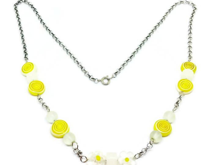 Spring Flowers Beaded Necklace, Yellow Glass Bead Necklace, Spring Necklace, Summer Jewelry, Unique Birthday Gift