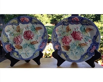 Pair of majolica plates from Wasmuel, Belgium. Circa 1890 – 1900