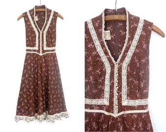 Gunne Sax Dress Jessica McClintock Boho Dress / Prairie Dress / Vintage 70s Boho cotton and lace Floral dress