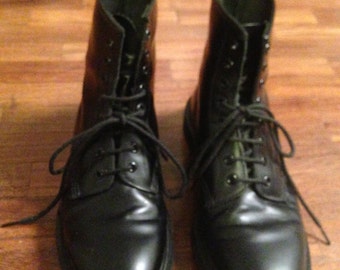 black leather lace up ankle boots Dr Martens boots, UK size 9 ITA 43 used 2 times