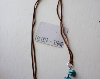 Green crystal rock strand necklace