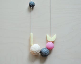Contemporary polymer clay necklace/Minimal necklace/White chunky ball collar/Pink gray collar/Modern jewelry/Fashionable summer 2017 jewelry