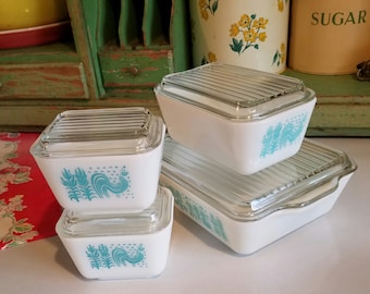 PYREX ~ 'Butterprint' Pattern ~ Turquoise on White ~ Refrigerator Set ~ 500 Series ~ with lids