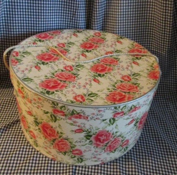 ON RESERVE Vintage Clear Sided Hat Boxes Set