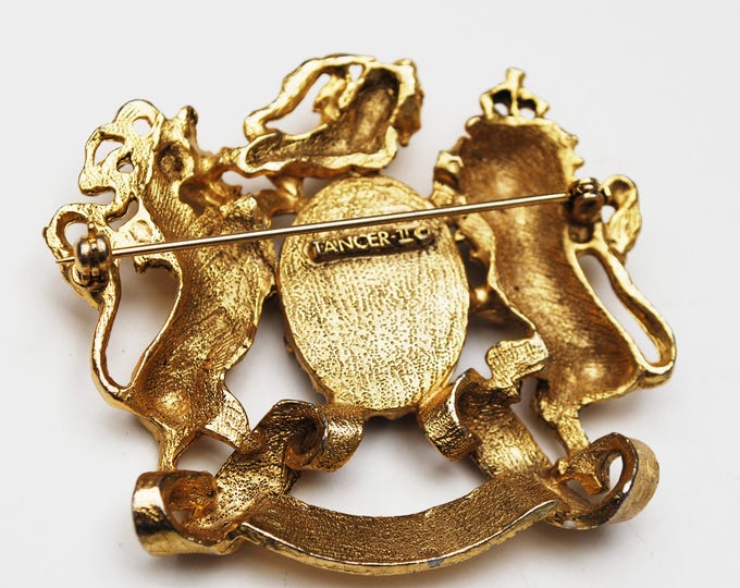 Royal Crest Brooch - Signed Tanncer -Gold metal - Blue enameling - Lion Horse - Anchor - Coat of Arms