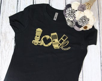 Photographer Camera Love- Photographer gift - Camera T shirt - Love Pictures Shirt - Holiday gift for Photographer
