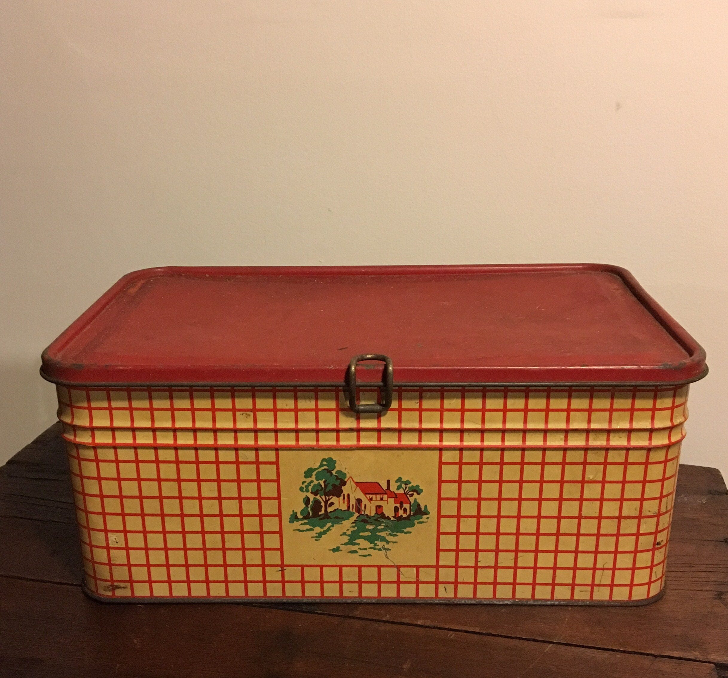 Vintage Cookie Tin/Box/Golden Cookie/pre 1940's/gift