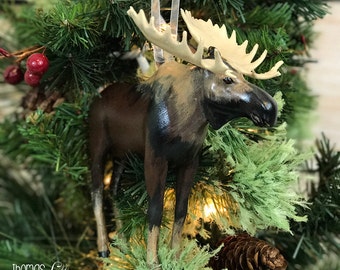Moose Christmas Holiday Ornament - Wilson the Moose (Head Turned) - Moose Decoration - Custom Moose Ornament - Moose Present
