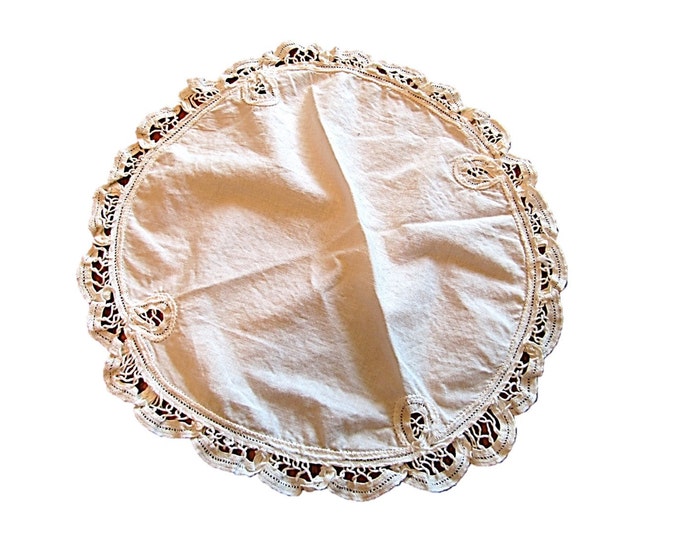 Vintage Doilies Set | 4 Center Rounds Doily Set | White Linen Doilies | Wedding Decor | House Warming Gift