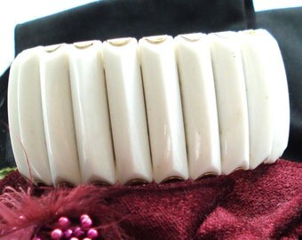 WHITE LUCITE BRACELET Expansion Wide Funky Stretchy