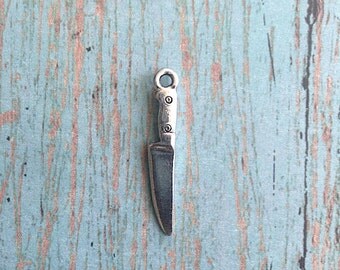 Chef's knife charm 3D pewter (1 piece) - silver chef's knife pendant, chef charms, kitchen charms, cook charms, culinary school charm, K9