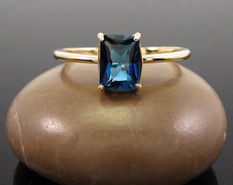 London topaz ring, london blue topaz 14K gold ring - size 3 4 5 6 7 8 9 london blue ring - blue topaz - topaz ring 7x5 mm solid gold