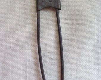 Large Vintage Laundry Safety Pin - # 23