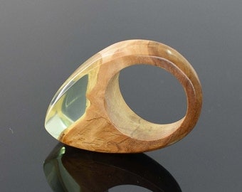 Green Ring. Resin Wood Ring, Wood and Resin Ring. Unique gift, Birthday gift for her. Statement Ring. Size 8 1/2 Ring. UK size Q 3/4 ring.