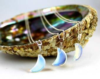 Crescent Moon Moonstone Necklace - Moon Necklace Moonstone Pendant Necklace Silver chain Healing Wicca Christmas Gift Bridesmaid Present