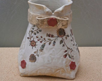 White Ceramic vase with red flowers and Tudor pattern - Handmade stoneware vase with lace imprint and bow tie - Stoneware Sack vase