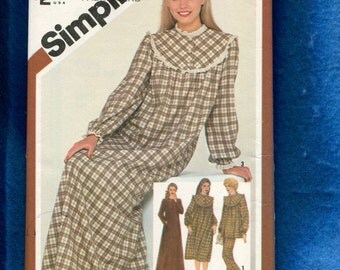Vintage 1980 Simplicity 9783 Round Yoke Nightgowns and Pajamas Size 6..8 UNCUT