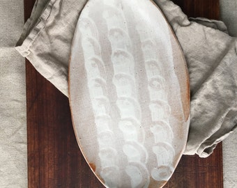 Oval Serving Platter with Fingerwipe Pattern