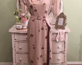 1940s Summer Dress, Carnation Day Dress, 40s Vintage Dress, S/SM, Pretty Details, Lovely Cotton Dress, Vintage Summer Dress, Chic Glam Dress
