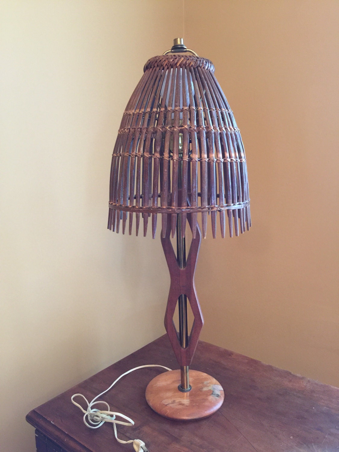 Vintage Bamboo Shade Lamp/MCM Lamp/Vintage Wood and Gold