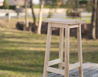 Counter Height Stool in Maple Wood – Great for Bar or Kitchen Counter