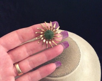 Vintage Goldtone Green Glass Stone Floral Pin