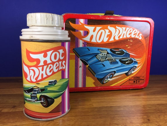 1 box hot wheels