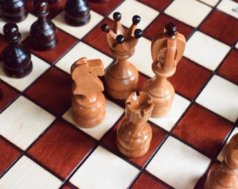 Handmade Wooden Chess Set / 48 cm x 48 cm x 5 cm (19 inch x 19 inch x 2 inch)