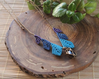 Macrame necklace with leaves with agate purple stone.