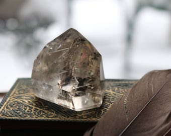 Clear Quartz Crystal Point 70g || Small Quartz Point || Standing Point || Healing Crystal || Crystal Grid || Altar Crystal || Reiki || Boho