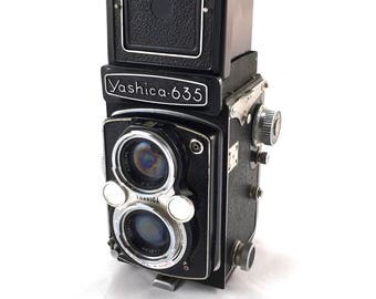 Vintage Yashica 635 twin lens reflex camera, spares or repair